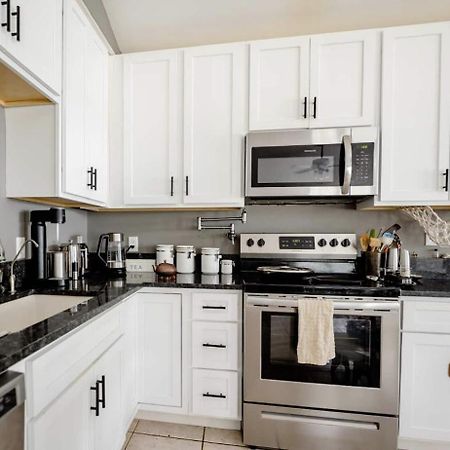 Family Friendly Home In Walking District, 5 Minutes From Beach ガルフ・ショアーズ エクステリア 写真